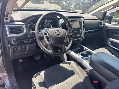 Used 2017 Nissan Titan SV AWD/4WD image 12