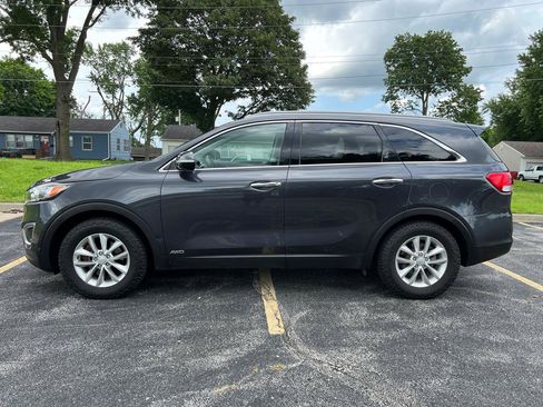 Used 2018 Kia Sorento AWD image 2