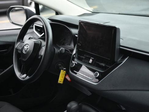 Used 2024 Toyota Corolla LE image 17