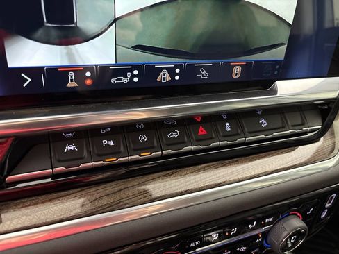 Used 2026 Chevrolet Silverado 1500 LT Trail Boss w/ LT Trail Boss Premium Package AWD/4WD image 39