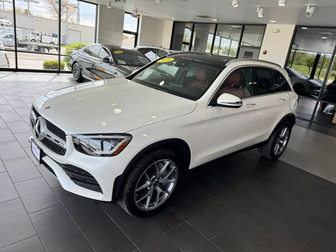 Used 2020 Mercedes-Benz GLC 300 4MATIC image 2