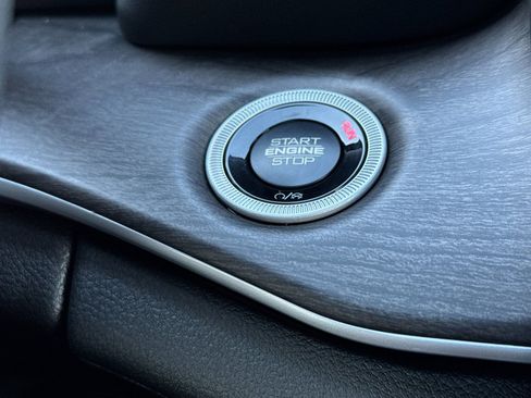 New 2025 Jeep Grand Cherokee L Limited image 24