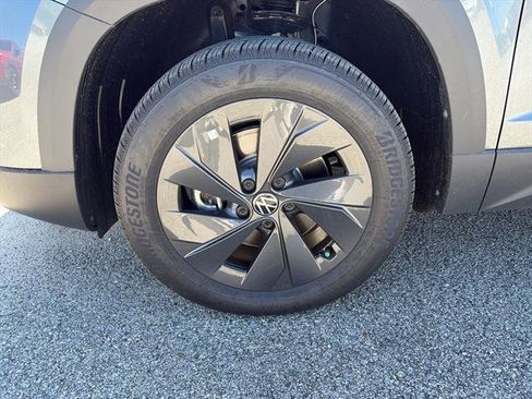 New 2026 Volkswagen Taos S FWD image 9