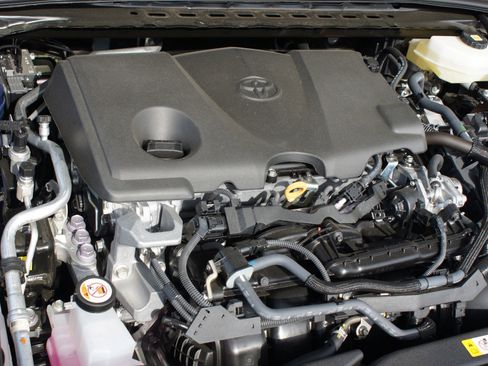 Used 2025 Toyota Camry LE w/ Convenience Package image 27