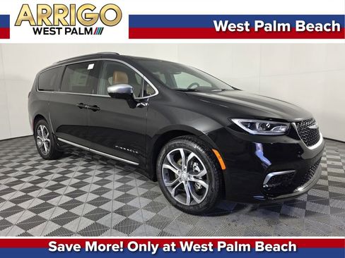 New 2026 Chrysler Pacifica Pinnacle w/ Trailer Tow Group image 1