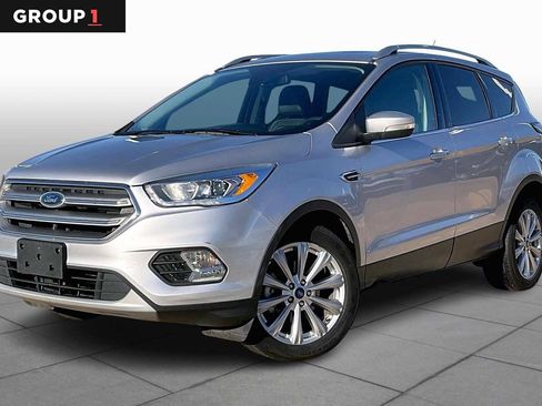 Used 2017 Ford Escape Titanium image 1