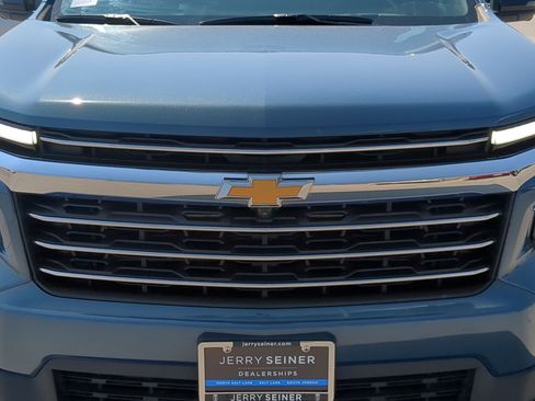Used 2024 Chevrolet Traverse LT w/ Trailering Package FWD image 10