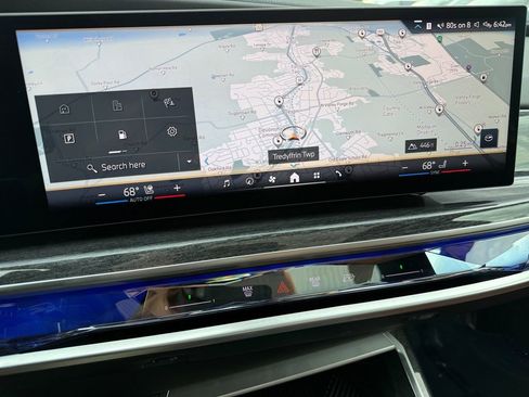 Certified 2026 BMW 750e xDrive AWD/4WD image 21