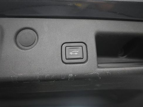 Used 2023 Chevrolet Equinox RS w/ RS Leather Package FWD image 27