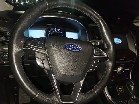 Used 2018 Ford Edge Titanium w/ Equipment Group 301A image 9
