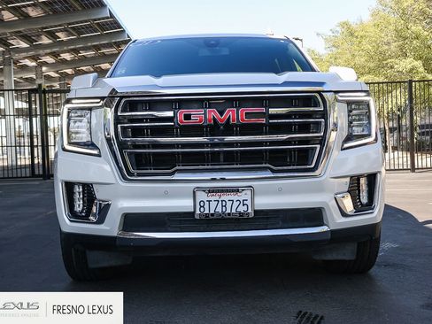 Used 2021 GMC Yukon XL SLT w/ SLT Luxury Plus Package image 2
