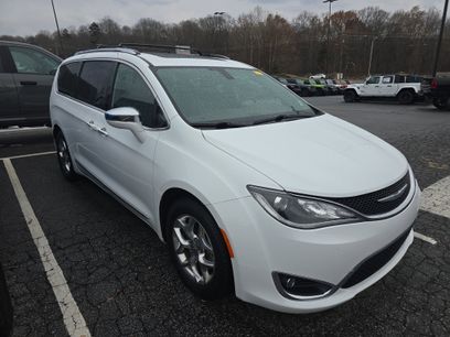 Used 2018 Chrysler Pacifica Limited