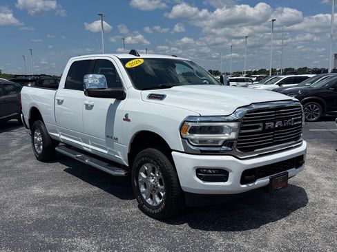 Used 2024 RAM 2500 Laramie AWD/4WD image 2