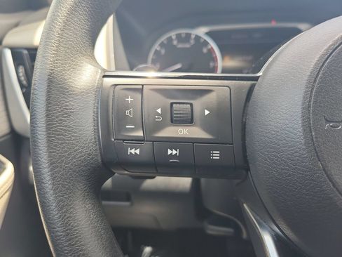 Certified 2022 Nissan Rogue SV FWD image 16