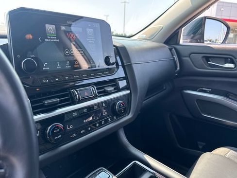 Used 2022 Nissan Pathfinder SL w/ SL Premium Package FWD image 23