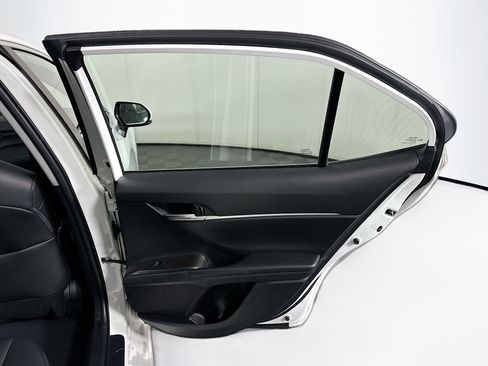 Used 2023 Toyota Camry SE image 27