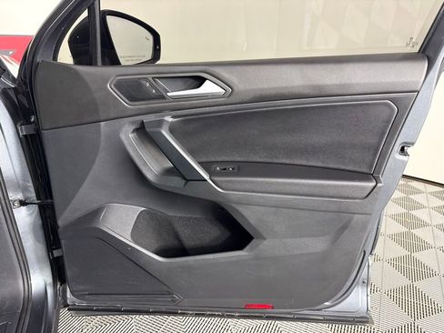 Used 2019 Volkswagen Tiguan SEL image 37