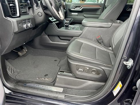 Used 2024 GMC Sierra 1500 Denali w/ Denali Reserve Package image 9