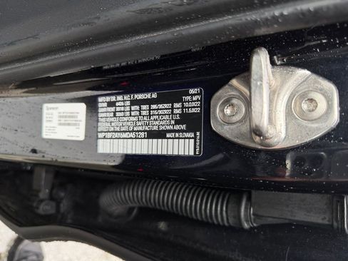 Used 2021 Porsche Cayenne Turbo w/ Premium Package Plus (PI3) image 40