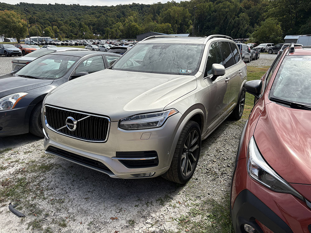 Used 2018 Volvo XC90 T5 Momentum w/ Convenience Package AWD/4WD image 1