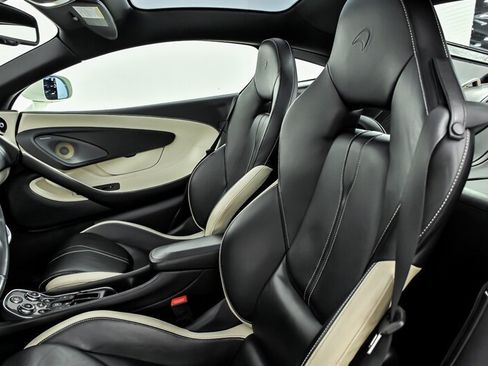 Used 2017 McLaren 570S RWD image 20