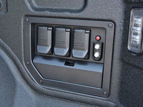 New 2025 GMC Sierra EV Denali image 17