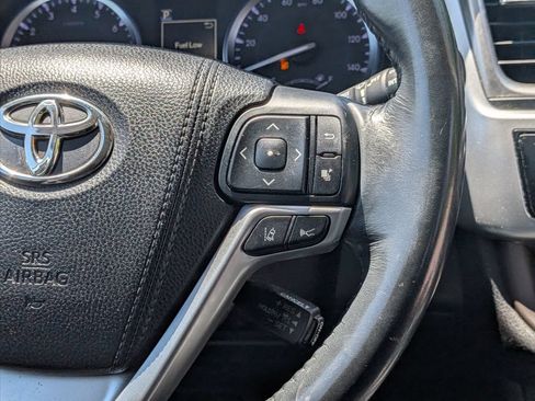 Used 2018 Toyota Highlander XLE FWD image 13