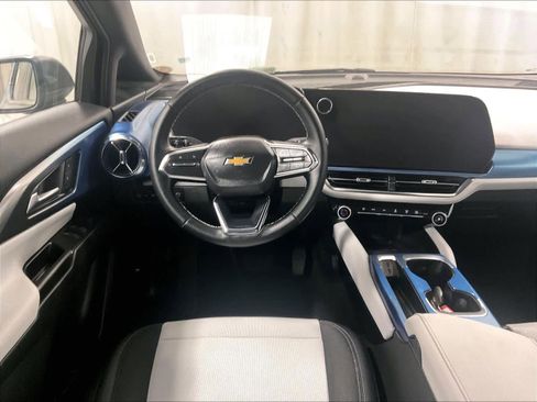 Used 2025 Chevrolet Equinox EV LT image 17