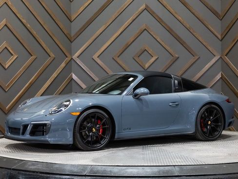 Used 2018 Porsche 911 Targa 4 GTS image 2