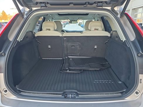 Certified 2025 Volvo XC60 B5 Plus w/ Climate Package image 23