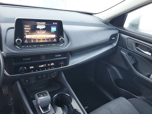 Used 2025 Nissan Rogue SV FWD image 24