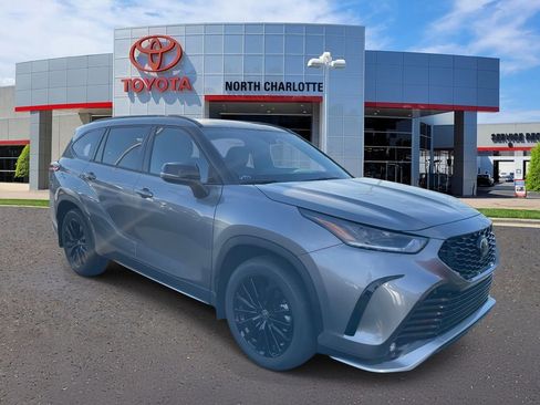 New 2026 Toyota Highlander XSE image 1