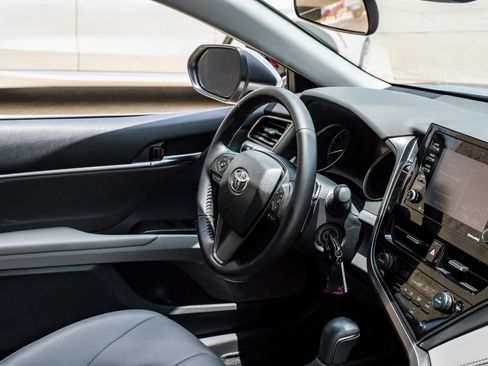 Used 2023 Toyota Camry SE FWD image 19
