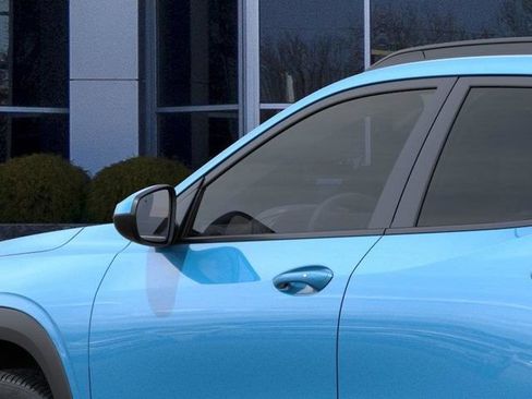New 2026 Chevrolet Trax LT w/ Sunroof Package FWD image 12