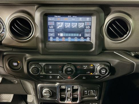 Used 2022 Jeep Gladiator Sport image 22