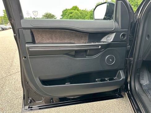 Used 2019 Ford Expedition Limited AWD/4WD image 8