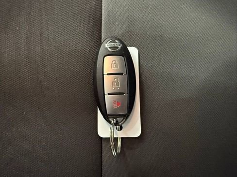 Used 2022 Nissan Frontier SV image 21