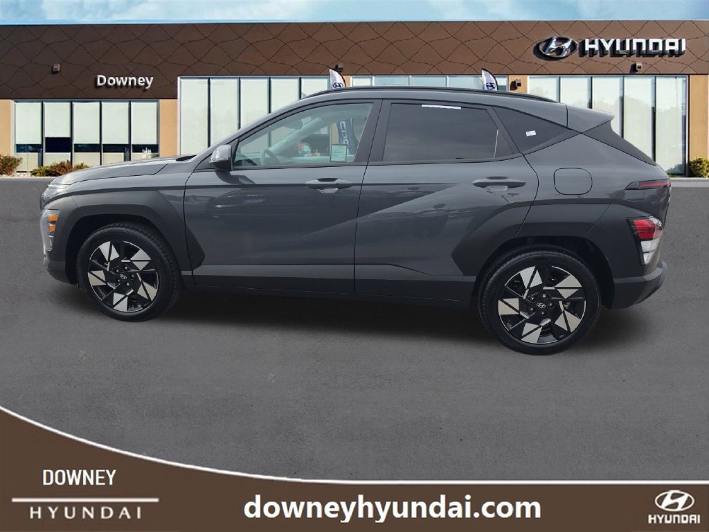 Used 2025 Hyundai Kona SEL FWD image 2