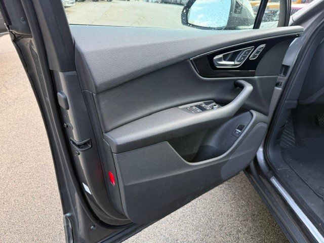 Used 2017 Audi Q7 3.0T Premium Plus AWD/4WD image 5