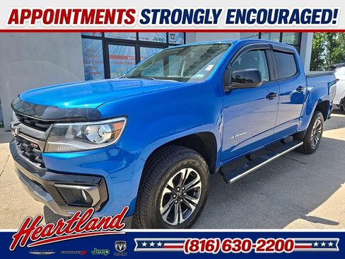 Used 2021 Chevrolet Colorado Z71 AWD/4WD image 2