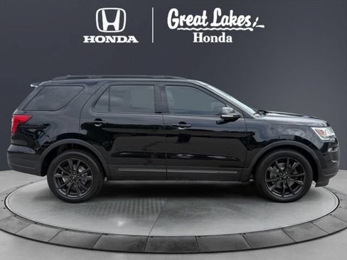 Used 2018 Ford Explorer XLT w/ Equipment Group 202A FWD image 7