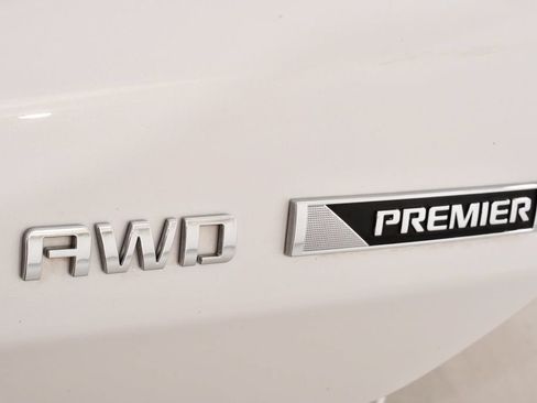 Used 2018 Chevrolet Equinox Premier AWD/4WD image 21