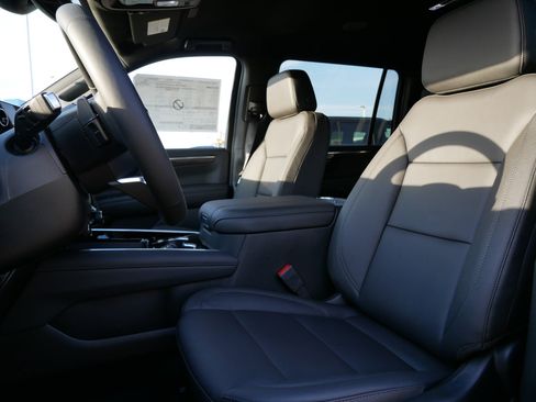 New 2026 Chevrolet Suburban LT w/ Comfort Package image 4