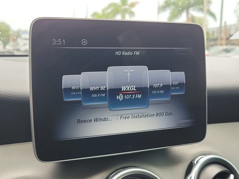 Used 2019 Mercedes-Benz GLA 250 4MATIC image 24