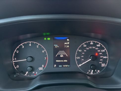 Used 2025 Toyota Corolla Cross LE image 12