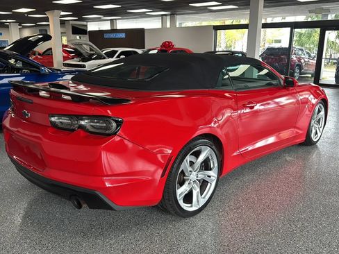Used 2019 Chevrolet Camaro SS RWD image 5