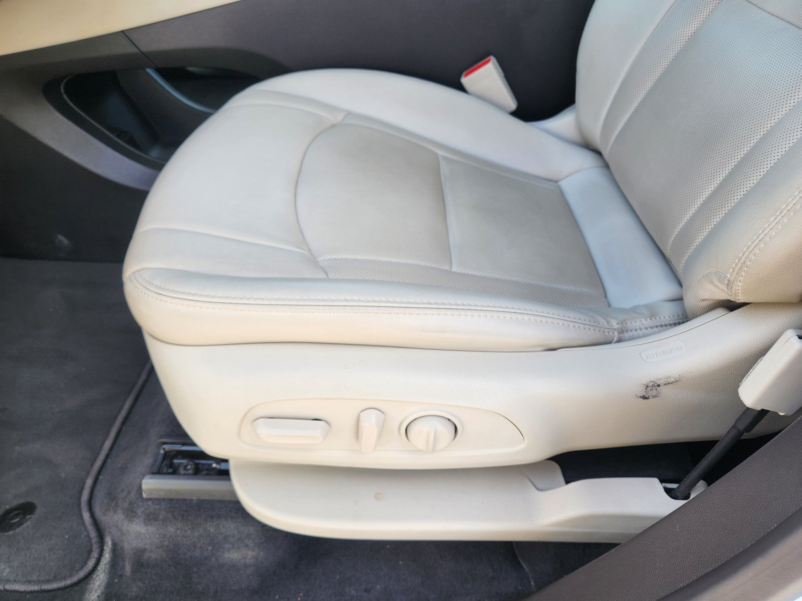 Used 2023 Buick Enclave Essence w/ Experience Buick Package FWD image 23
