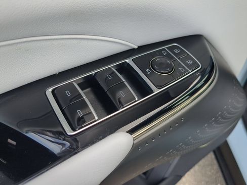 Certified 2024 Cadillac Lyriq Luxury AWD/4WD image 22
