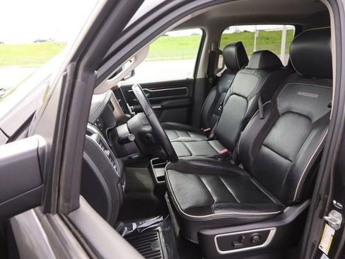 Used 2022 RAM 1500 Laramie AWD/4WD image 8