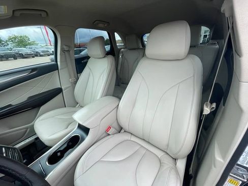 Used 2019 Lincoln MKC Premiere FWD image 17